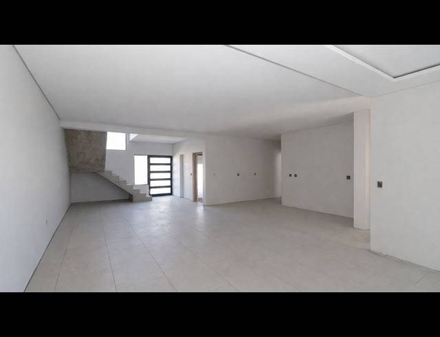 4 BEDROOM HOUSE FOR SALE IN SANDOWN